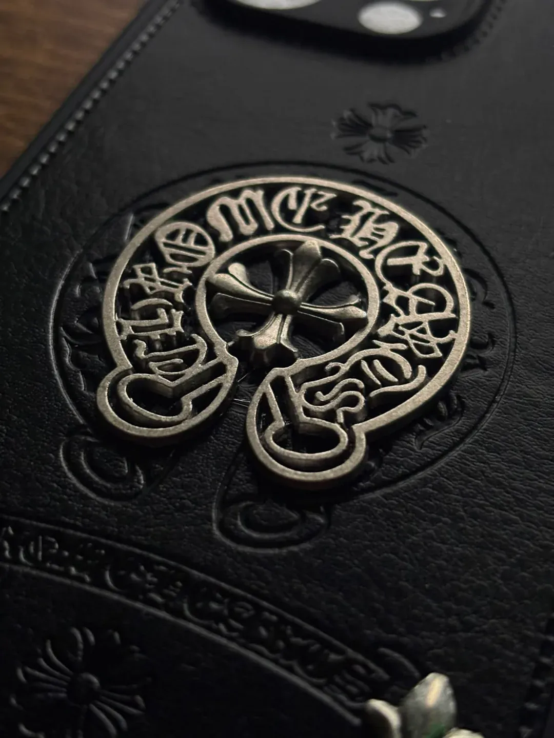 Chrome Cover V8 - view 2