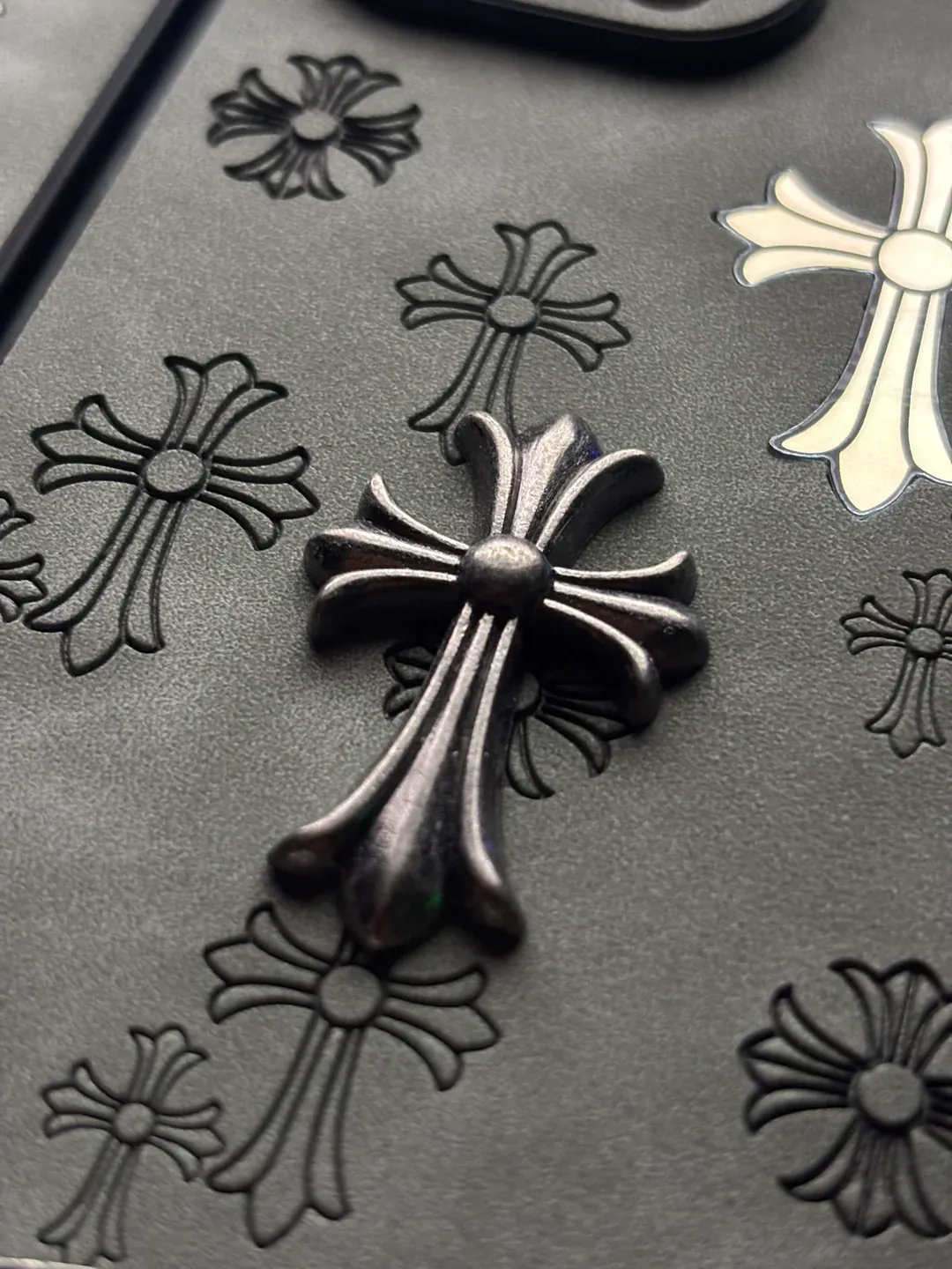 Stone Grey Chrome Heart Reflective 02 - view 2