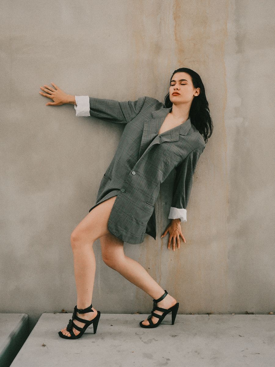 Nokshi lookbook, frame 2