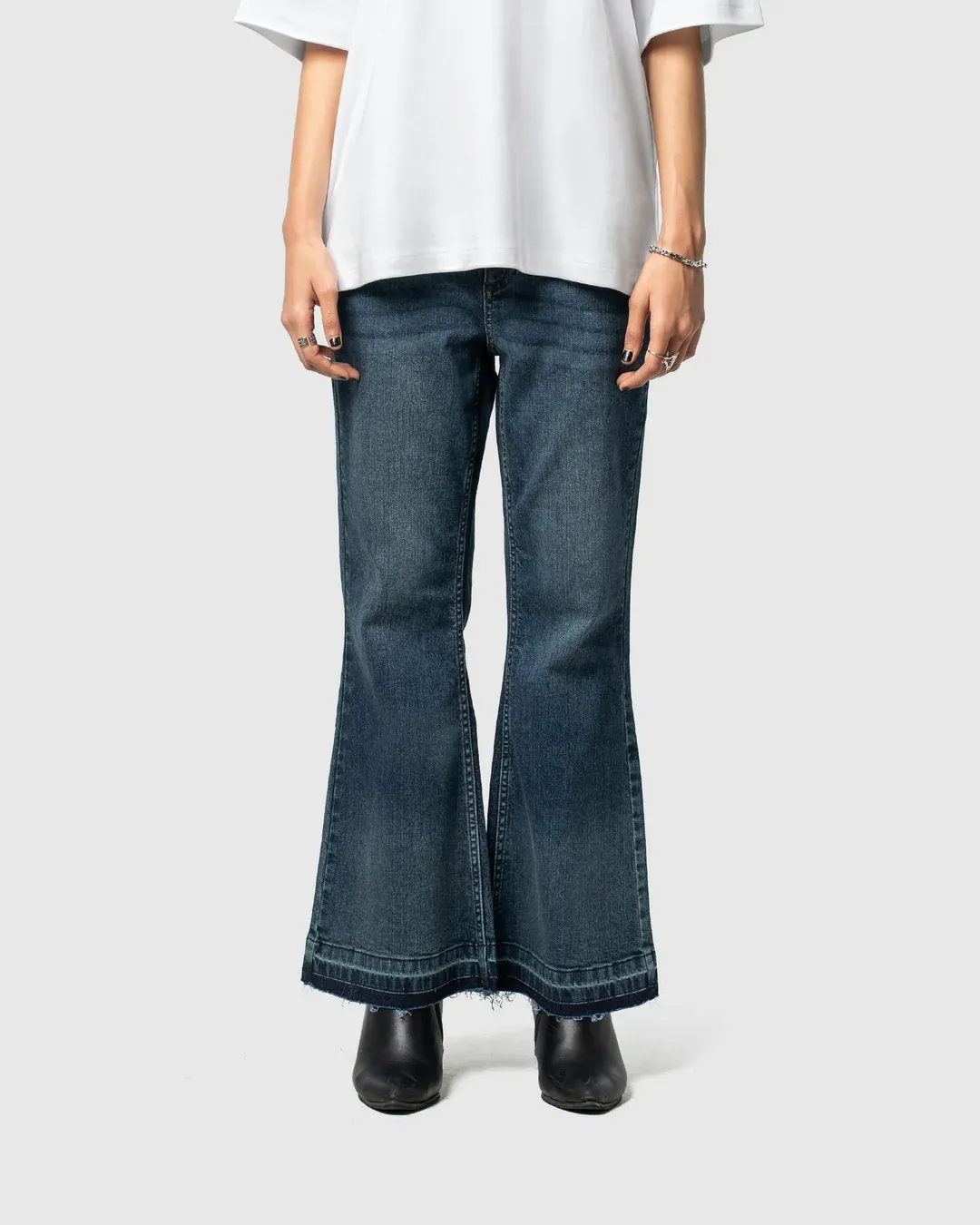 W&R Glen Flare Denim Pants (Female) - view 3