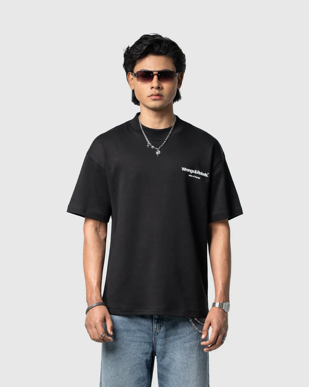 W&R Black Regular T-Shirt - view 3