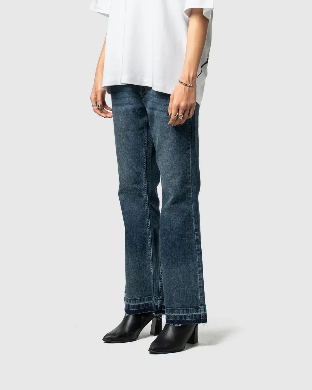 W&R Glen Flare Denim Pants (Female) - view 4